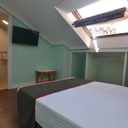 El Bodegon De Gredos Отель Аренас-де-Сан-Педро