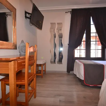 Отель El Bodegon De Gredos 3*
