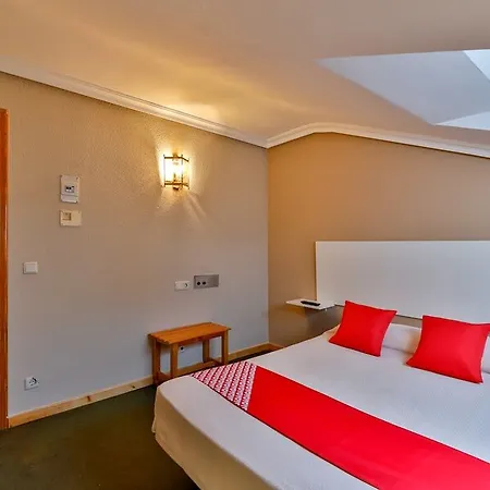 El Bodegon De Gredos ホテル 3*