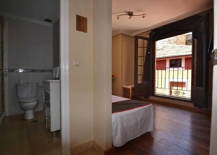 El Bodegon De Gredos 아레나스 데 산 페드로