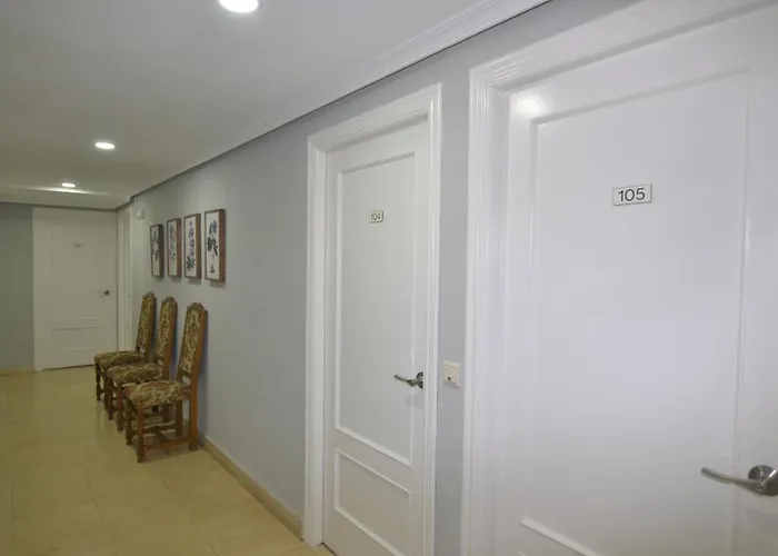 El Bodegon De Gredos 아레나스 데 산 페드로