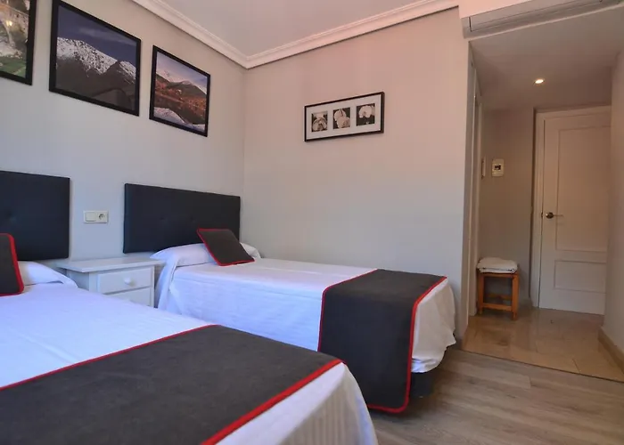 호텔 El Bodegon De Gredos 아레나스 데 산 페드로