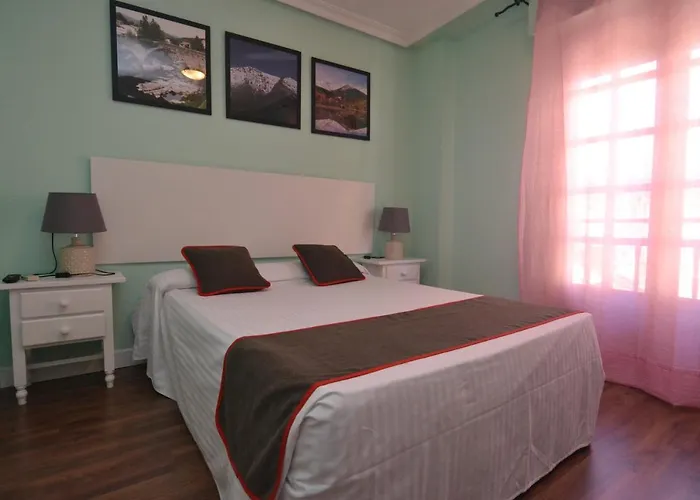 El Bodegon De Gredos 3* 아레나스 데 산 페드로