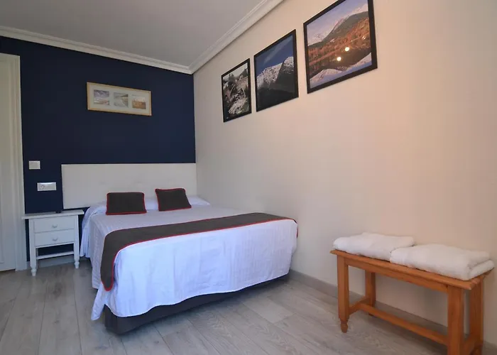 El Bodegon De Gredos 호텔 아레나스 데 산 페드로