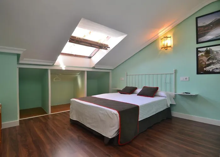 호텔 El Bodegon De Gredos 3*